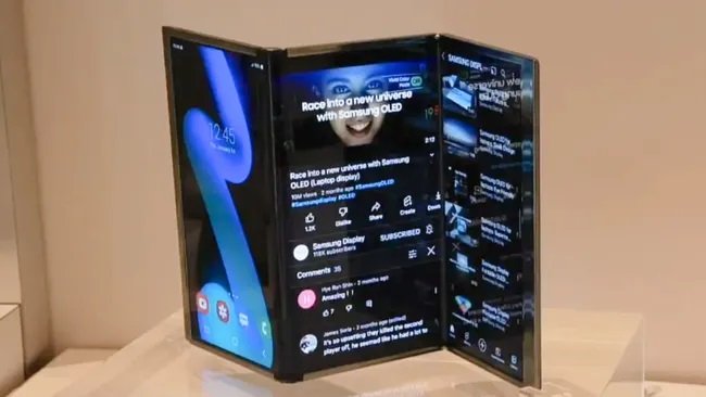 International Business News Samsung Surges Ahead in Us Smartphone Wars as Foldables Reshape the Market 1 2