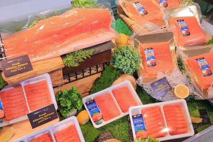 Bangkok Business PR News CP Axtra and Mowi Power Thailand s Premium Salmon Chain 1